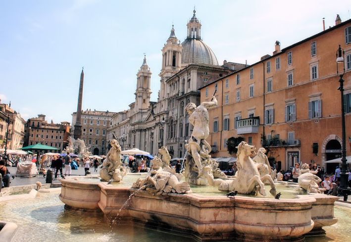 George MIkes on Italy George MIkes on Italy Roma Piazza Navona